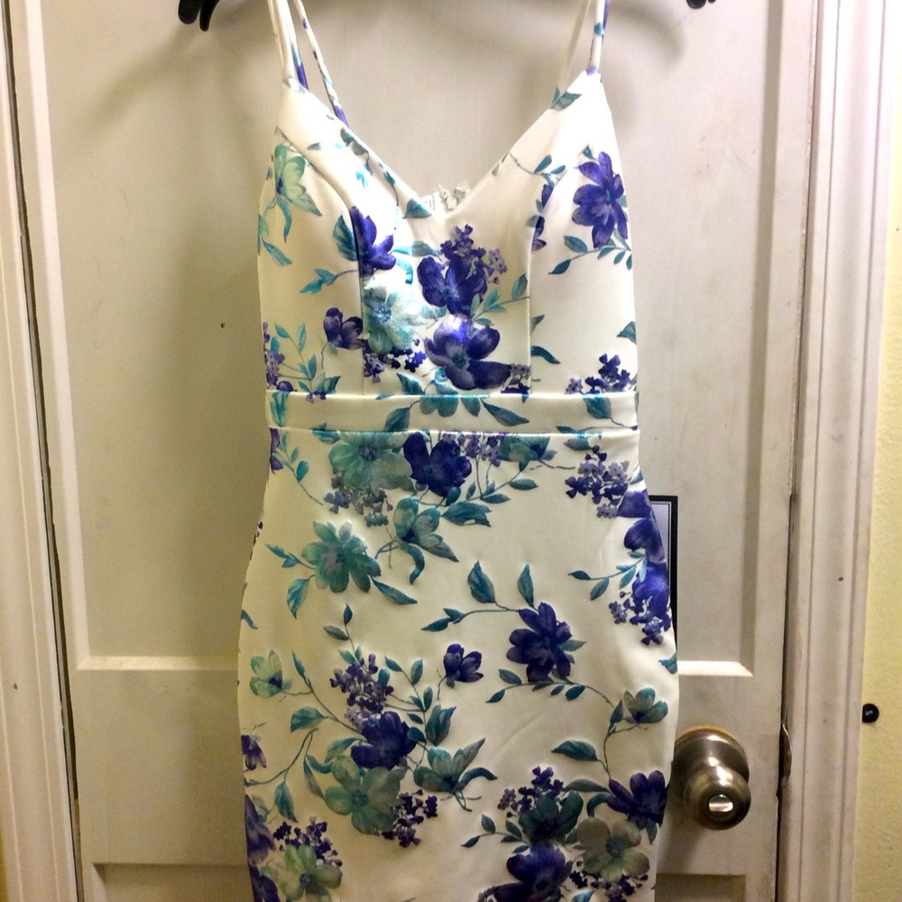 Macy’s dress got it brand new never worn